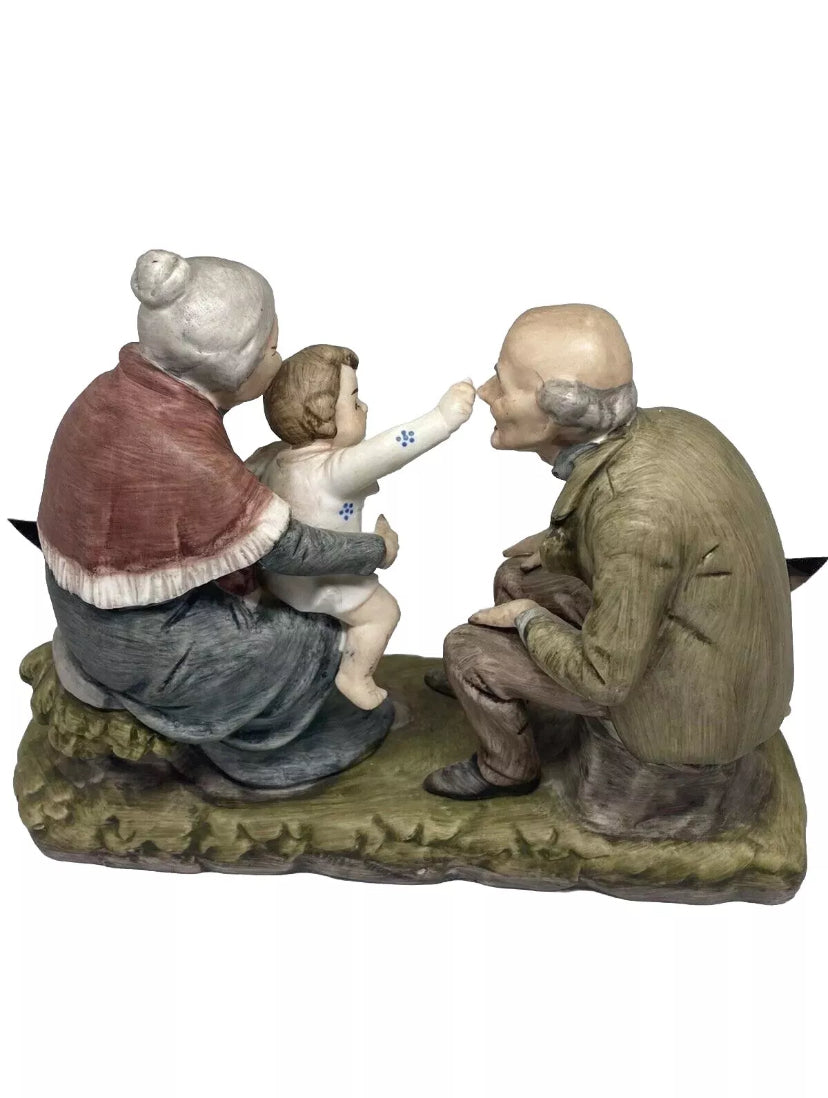 Sculpture Figurines Grandparents With Child