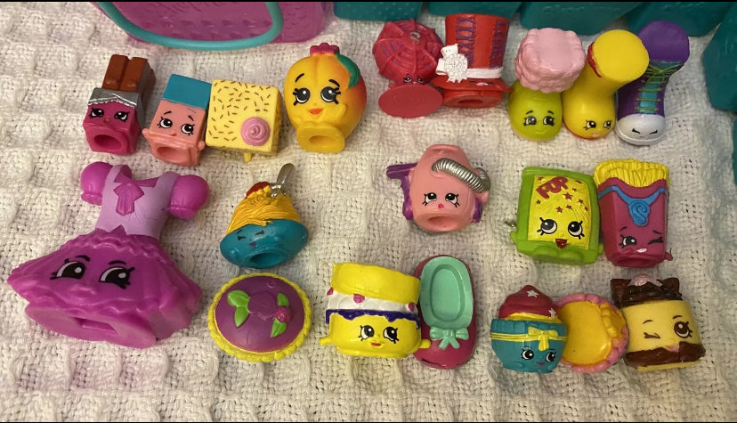 Moose Shopkins Lot Assorted Figures