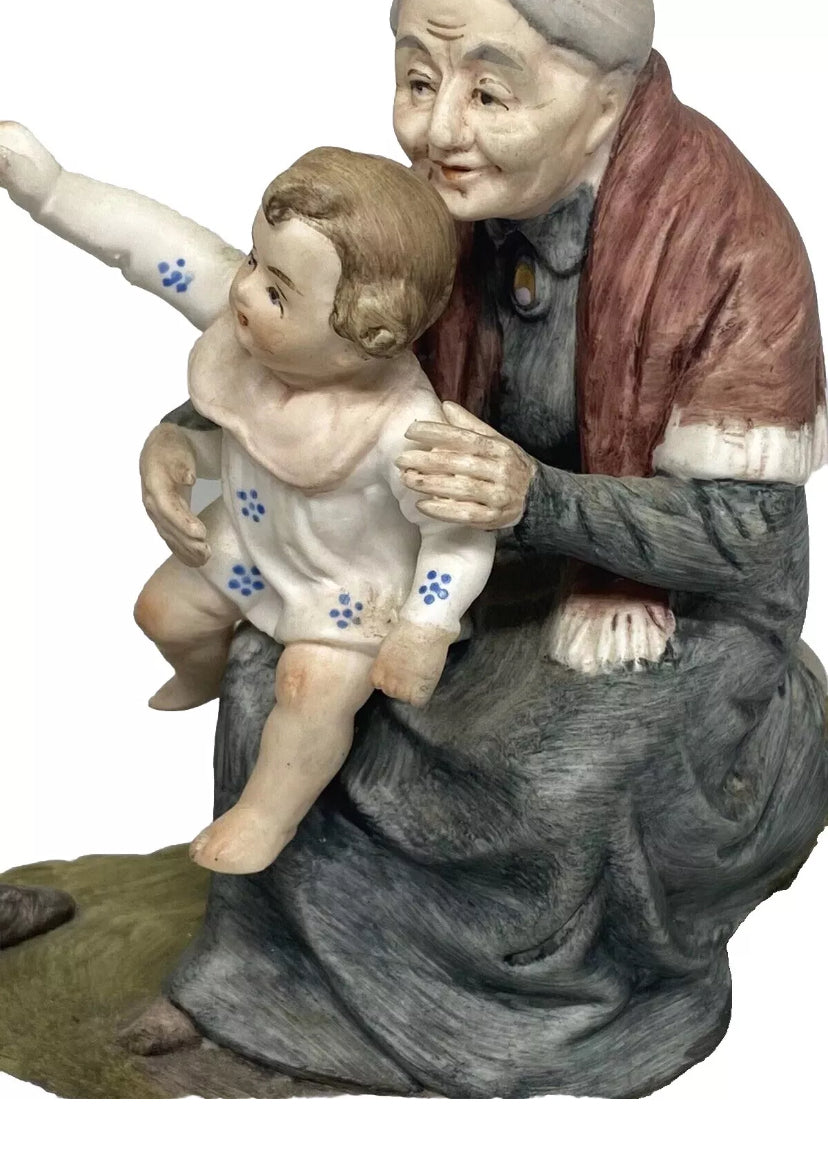 Sculpture Figurines Grandparents With Child