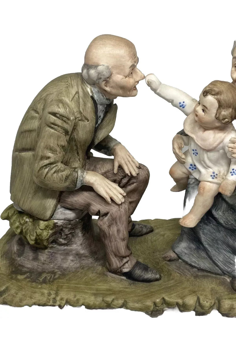 Sculpture Figurines Grandparents With Child